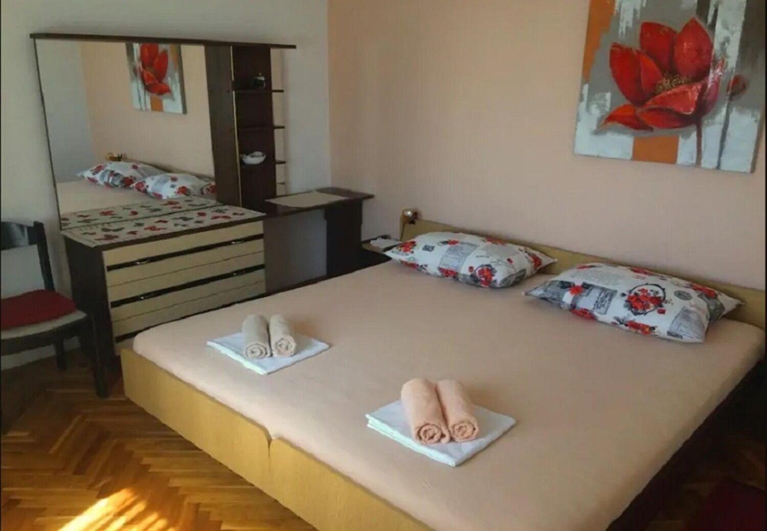 Apartments And Rooms Ognjen - Family Apartments With Free Parking Betina  Eksteriør billede